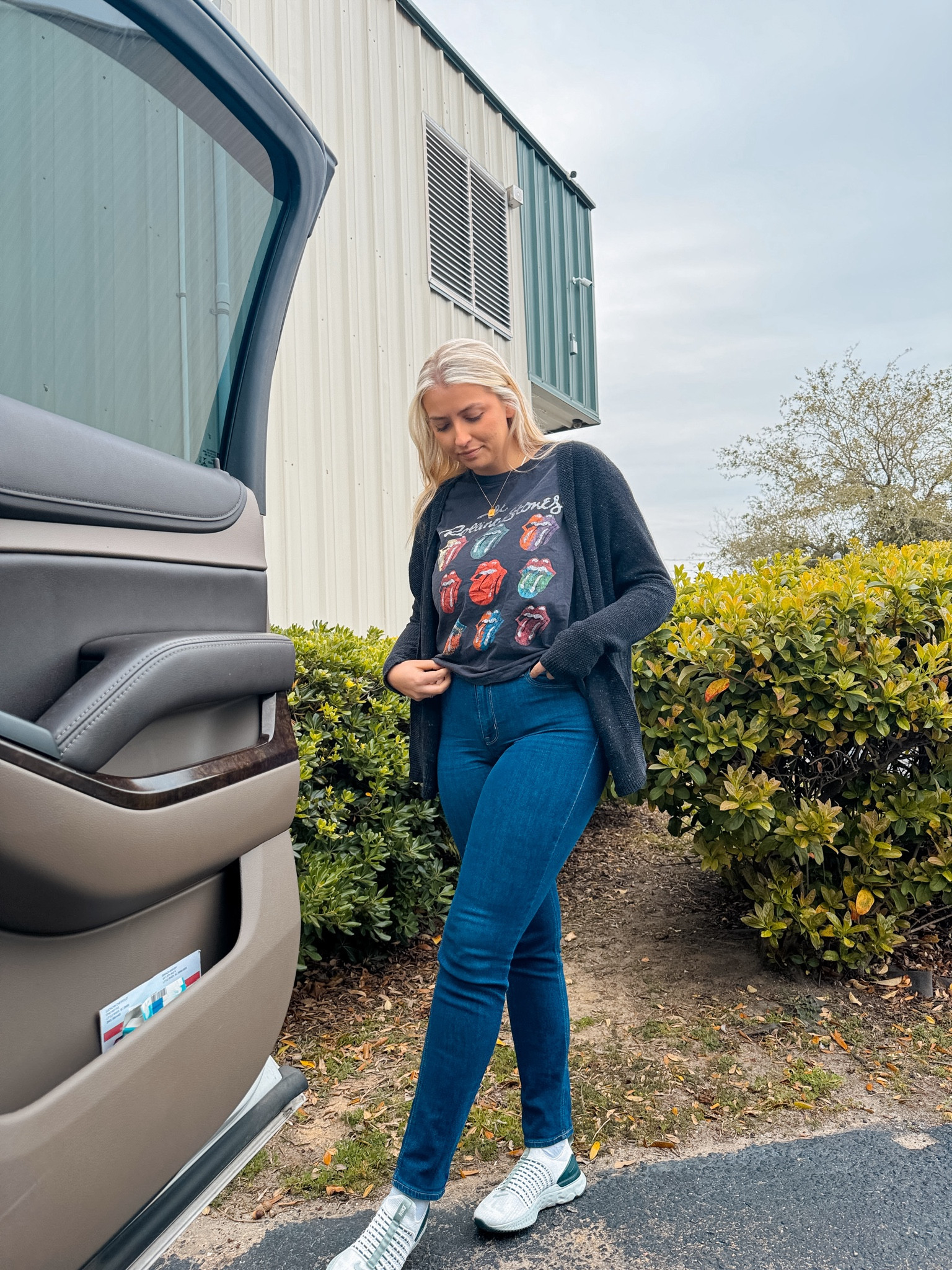 Fridays work fit 

#LTKSpringSale #LTKfindsunder50 #LTKSeasonal