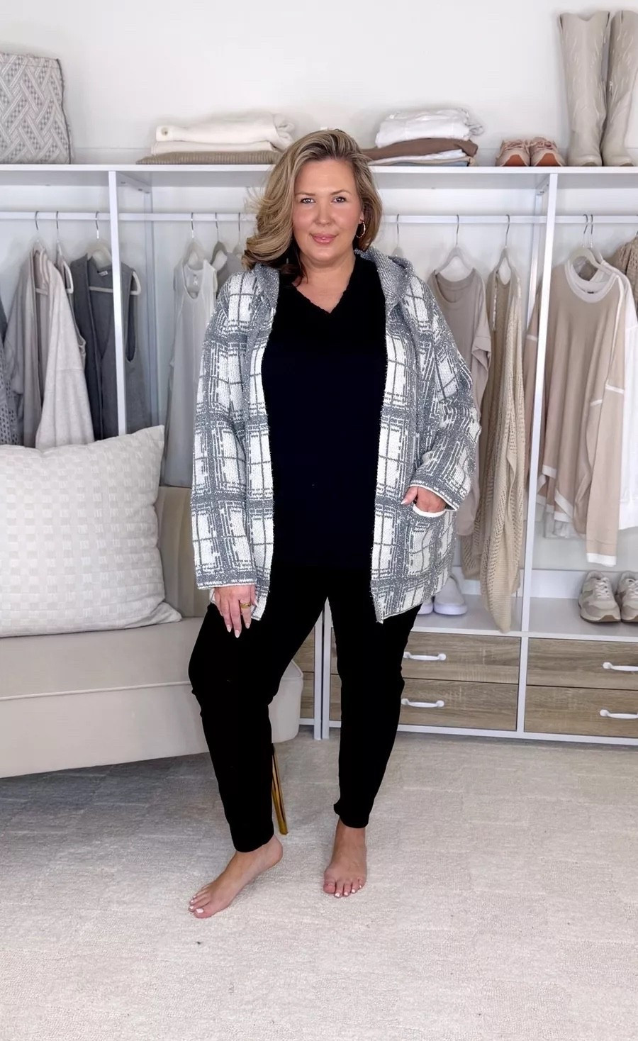 Some of these styles are on sale and apart of the BOGO sale too! Wearing an 18/20 in everything here, the black pants are 18!


Plus size fashion, everyday outfit ideas, trendy fashion, mom style, comfy casual, winter fashion, lane Bryant haul, lane Bryant finds

#LTKMidsize #LTKPlusSize #LTKSaleAlert