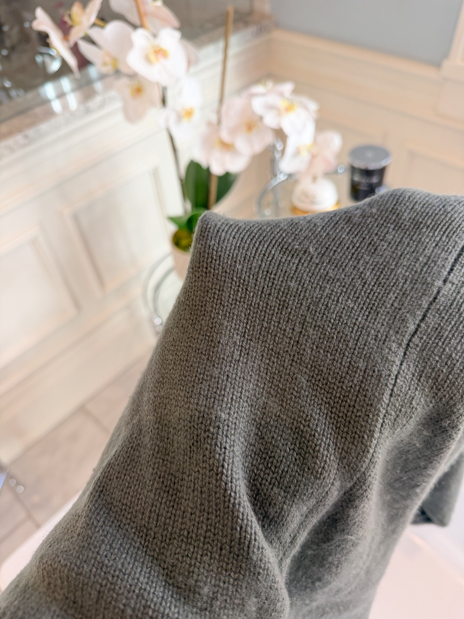 Sweater shaver! No more sweater pilling ☁️