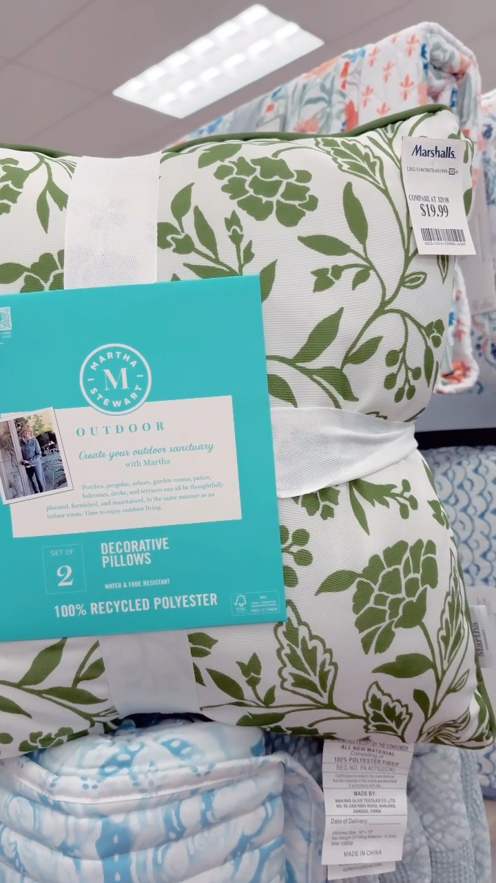 Outdoor set of pillows only $19.99 for two !! Online now 💚
Martha Stewart 
Green and white floral pillows 
Coastal Decor 
Grandmillienal style 
Tjmaxx 
Marshall’s 
