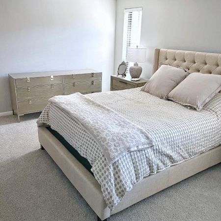 Bedroom Decor

Bedroom design, Bedroom decor
Neutral bedroom, Queen bed, Bedroom makeover

#bedroom #bedding #comforter #neutralbedroom #bedstyling #masterbedroom #queenbed #guestroom #modernorganic #organicmodern #homeinspo #decoronabudget #budgetfriendly 

#LTKstyletip #LTKfamily #LTKhome
#LTKxWayDay 

#LTKsalealert