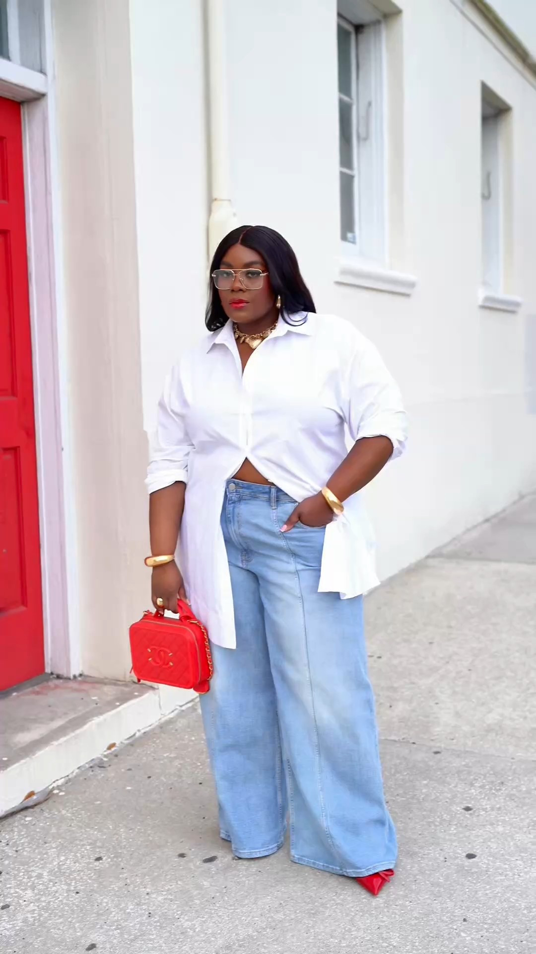 we love styling an Amazon base — wide leg jeans and crisp white button down tunic 

Jeans (36)
Top/Dress 3X

Necklace is old Zara and bangles are KHOI

Amazon outfit, wide leg jeans, jeans, plus size fashion, Amazon finds, 



#LTKFindsUnder100 #LTKPlusSize #LTKFindsUnder50