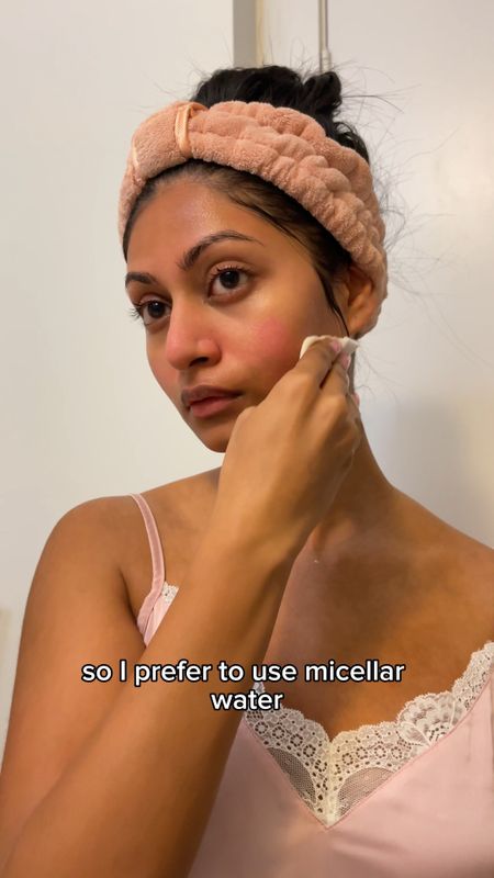 Double cleansing for acne and skin texture ✨ Products recommended ⬇️
Dry skin:
@inkeylist oat cleansing balm 
@cerave hydrating facial cleanser
Oily skin:
@dhc deep cleansing oil
@cerave foaming facial cleanser
………………….
I use @bioderma micellar water or @cerave micellar water as a water based cleanser ☺️
I recommend double cleansing especially when you’re wearing makeup, sunscreen or a heavy moisturiser. I personally do it day and night but some days if I don’t apply aquaphor I’ll just wash it with water ✨ 

#LTKunder100 #LTKFind #LTKbeauty