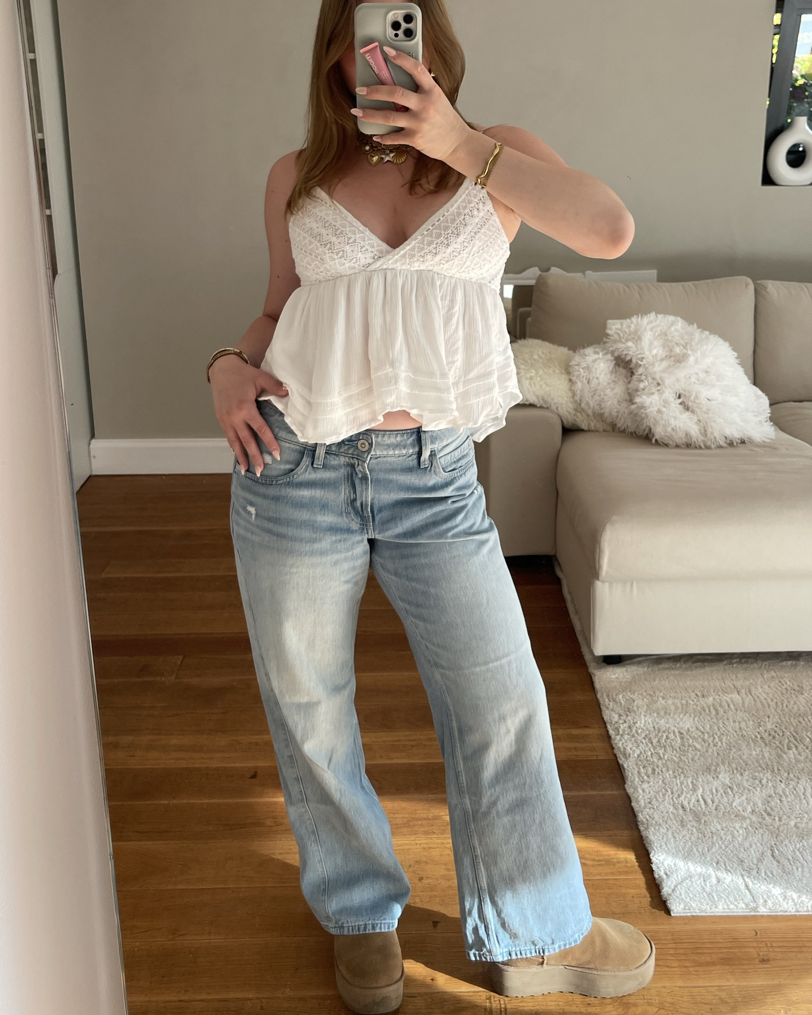 my favorite hollister fall outfit 🍂🤍  #falloutfit #autumnoutfit #hollister 

#LTKSeasonal #LTKStyleTip #LTKFindsUnder100
