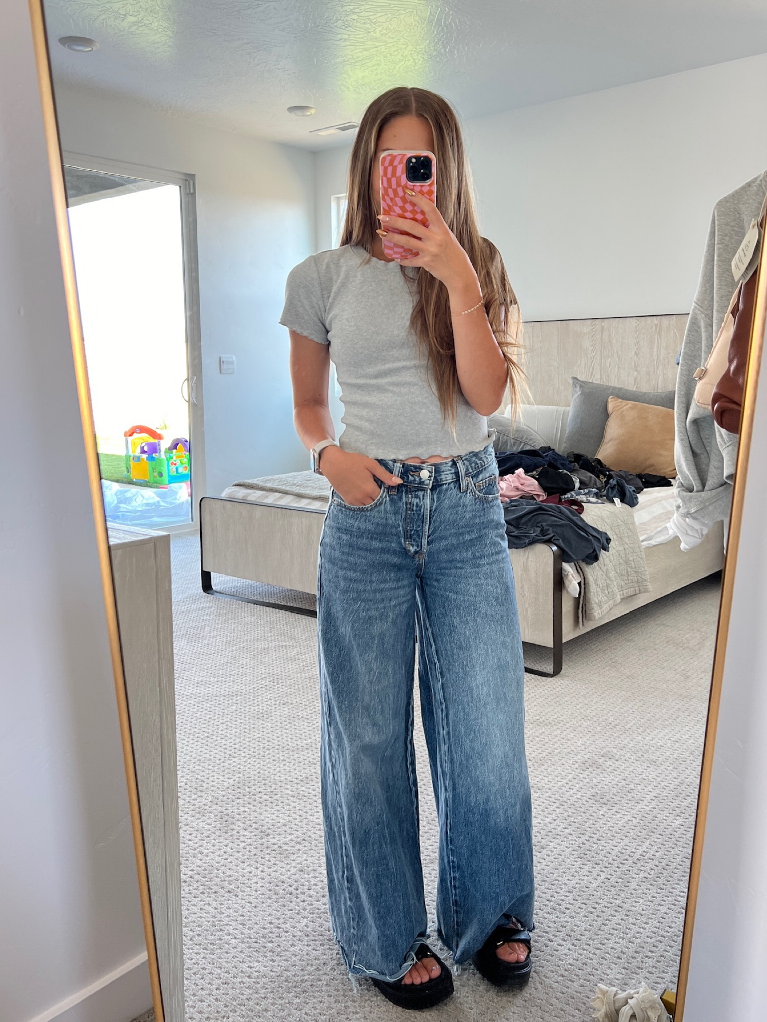 The perfect outfit for any occasion!! 👖💅🏼✨

Sizes:
Top: Small
Jeans: 4


#LTKNYFW #LTKCon #LTKSeasonal