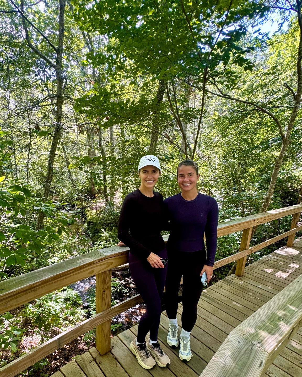 we had the best hike through some of the prettiest parts of martha’s vineyard🌲🌲

shop our fav wkout sets below + the only sneakers we’ve ever been able to hike in with comfort & ease!! 

& our fav electrolytes too💦