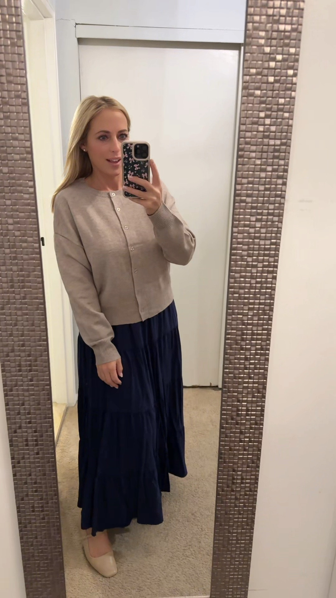 Cardigan. Maxi dress. Ballet flats 



#LTKMidsize #LTKFindsUnder50 #LTKSeasonal