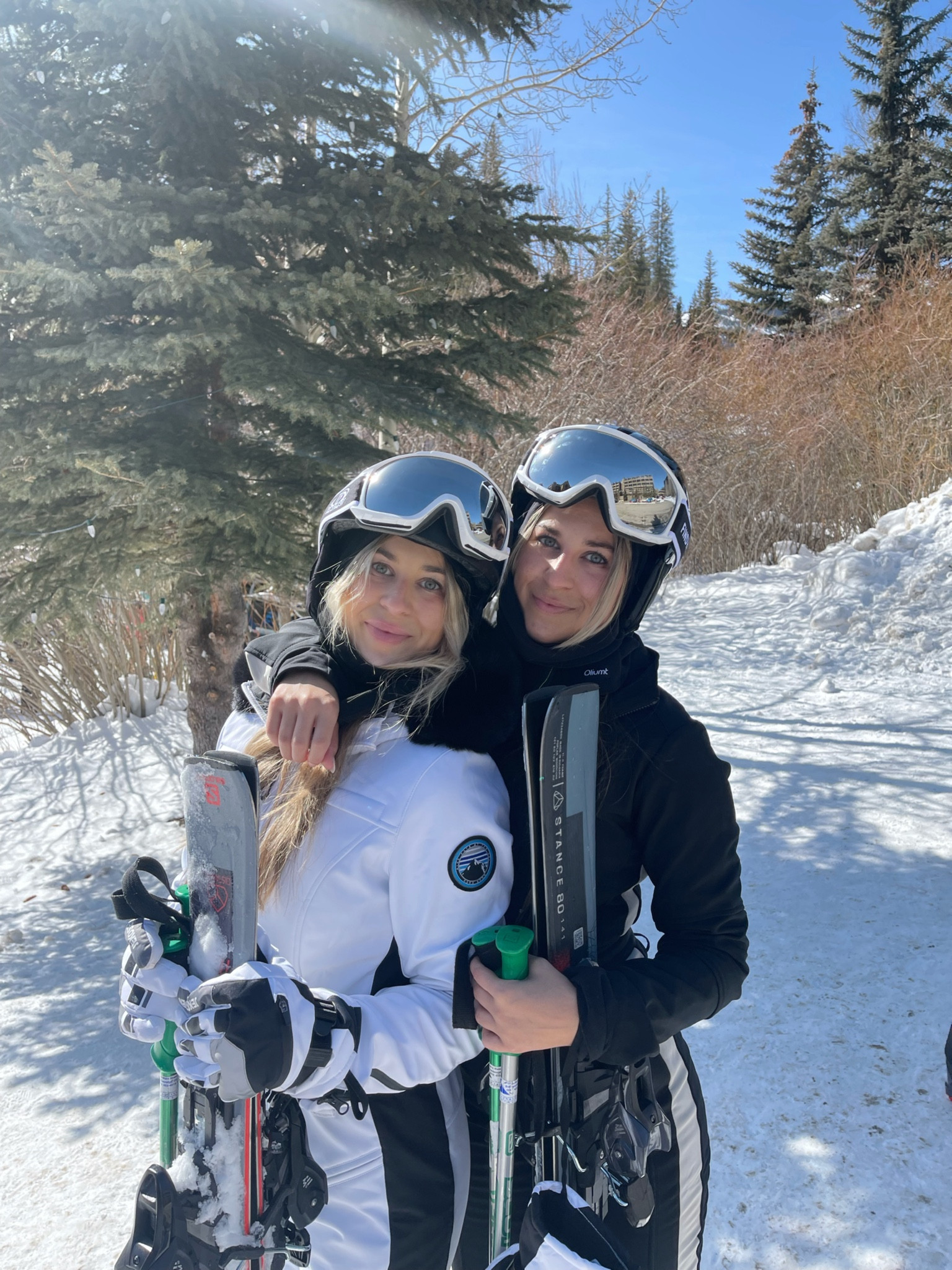 Skiing Fashion in the mountains 🎿⛷️❄️🧣 #skiingfashion #winterfashion 

#LTKSeasonal #LTKSpringSale #LTKtravel