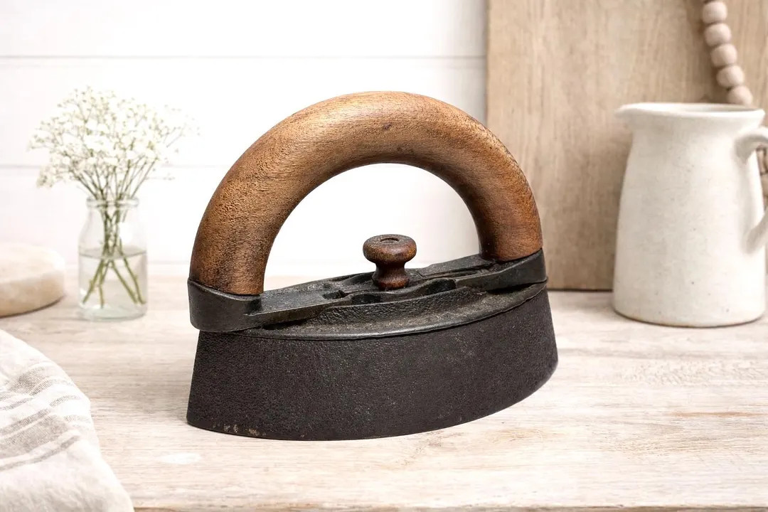 Antique Sad Iron Cold Handle Cast Flat Iron | Primitive Farmhouse Decor | Vintage Laundry Press |... | Etsy (US)