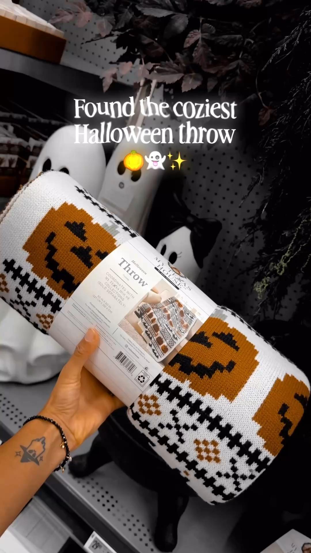 Found my emotional support blanket 🎃👻✨

#LTKSeasonal #LTKHome