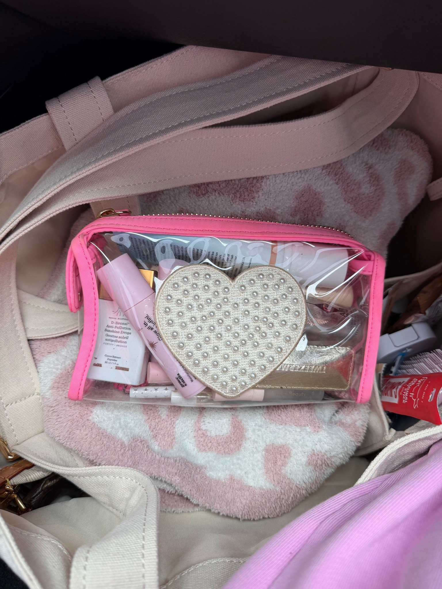 Tote bag
Make up bag 