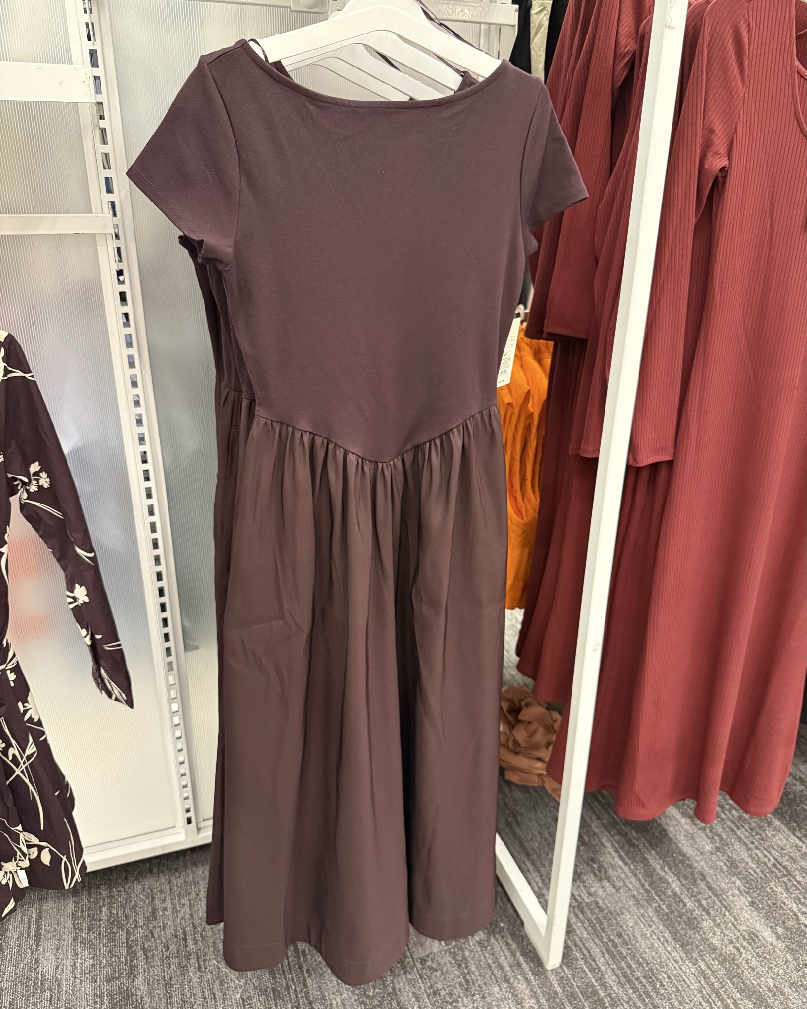 The prettiest dress for holiday events! 