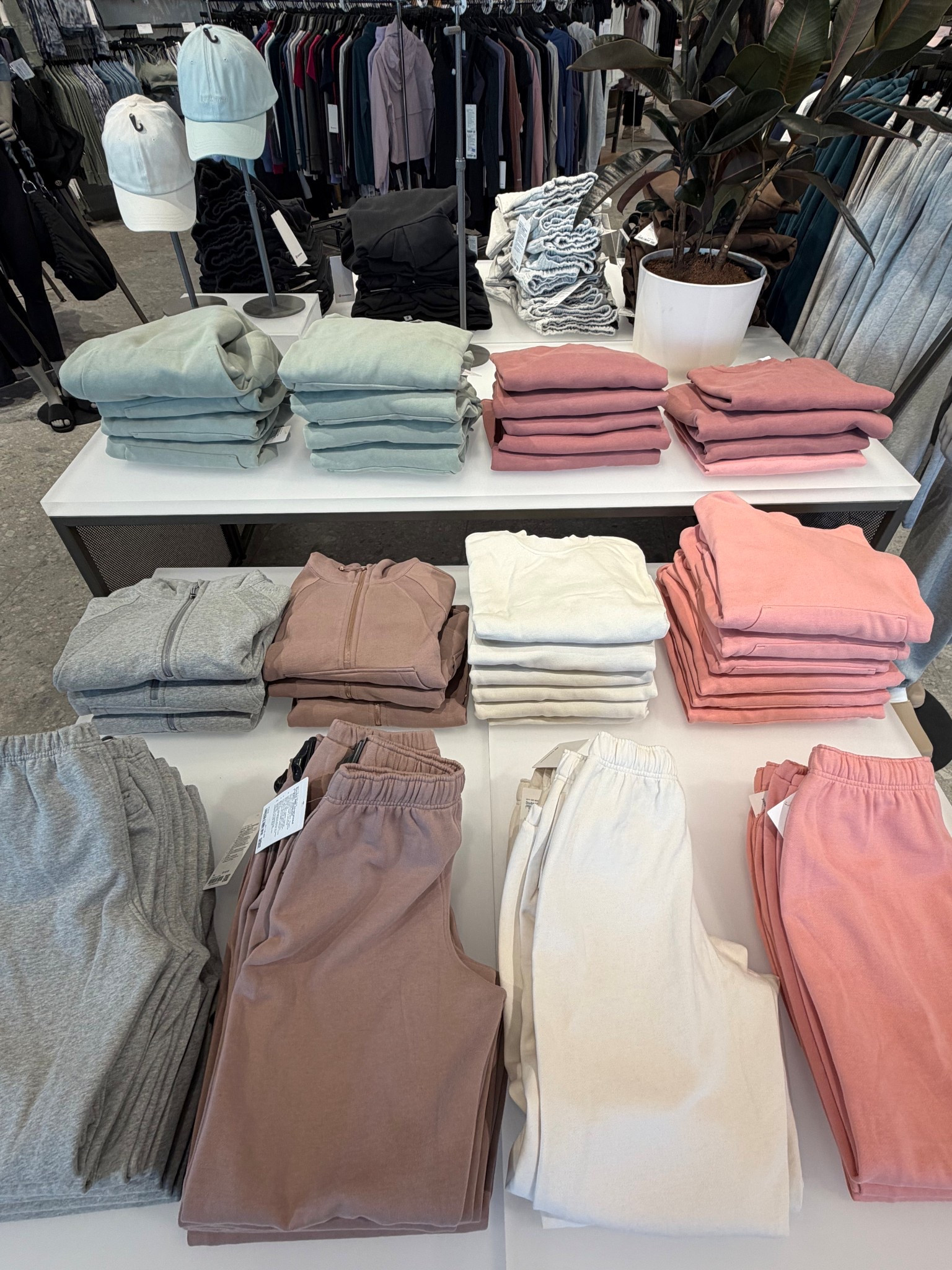 Leisure wear - travel outfit ✈️ 

#LTKOver40 #LTKTravel #LTKPetite