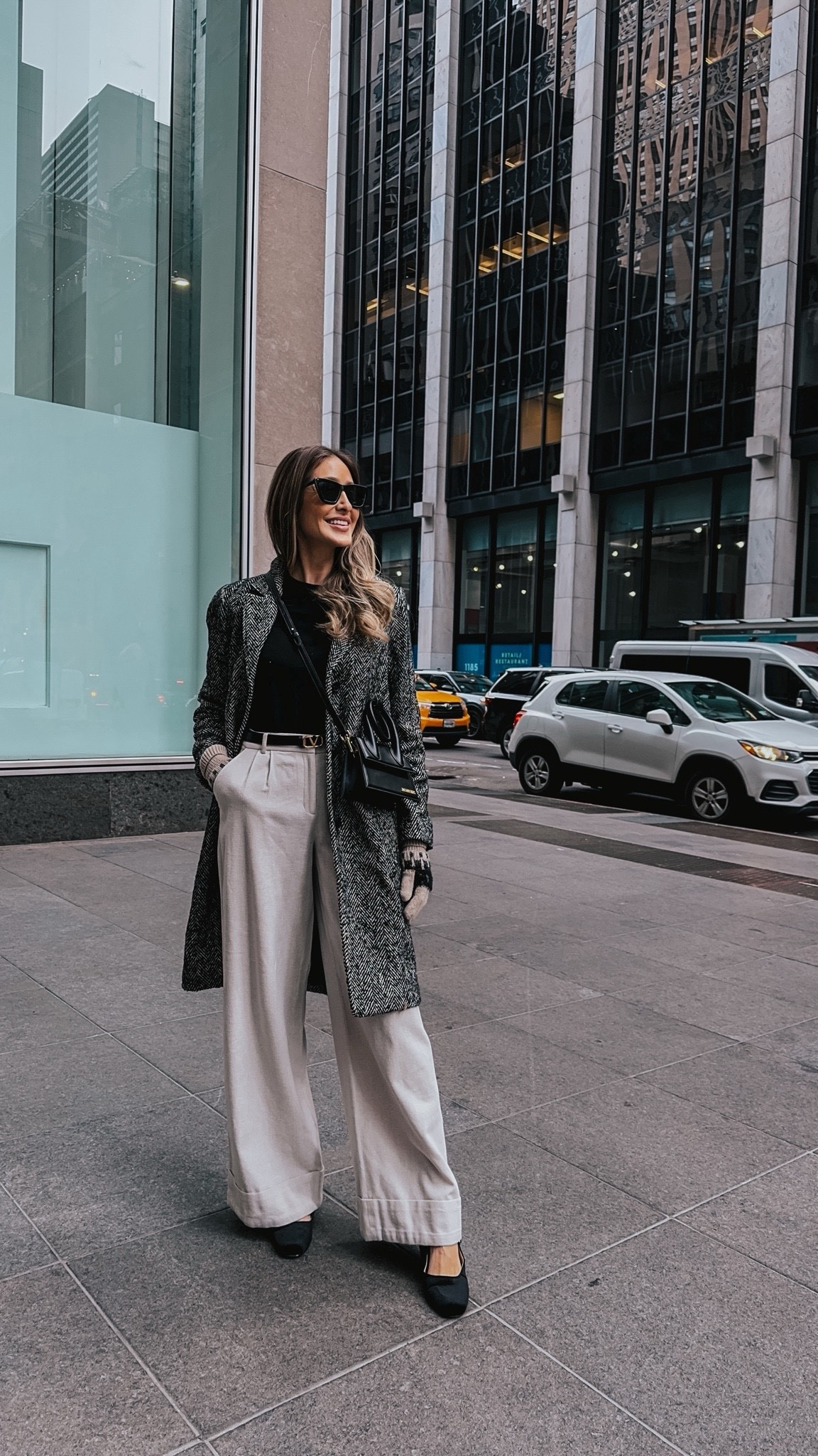 Work wear outfit idea, very elegant and casual outfit to wear to the office. Wide leg linen pants, black and white das coat. 

#LTKSeasonal #LTKworkwear #LTKstyletip