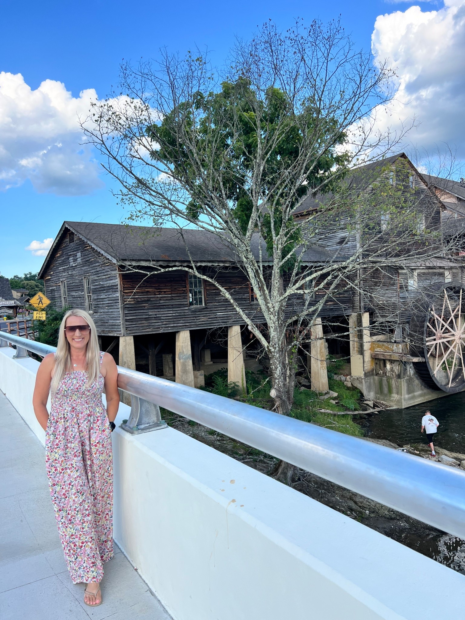 Th cutest and most lightweight and comfortable jumpsuit with pockets that’s perfect for travel and a summer night out! 