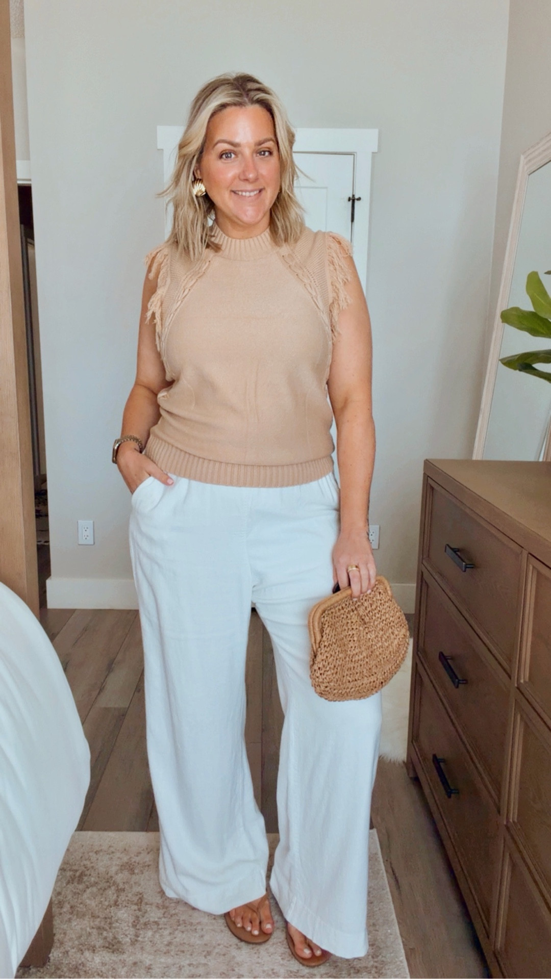 Effortless, comfy, and still looking put together 🤍
This is my go-to formula lately

Top: size L
Pants: linking similar options 

#LTKmomlife #LTKOver40 #LTKMidsize