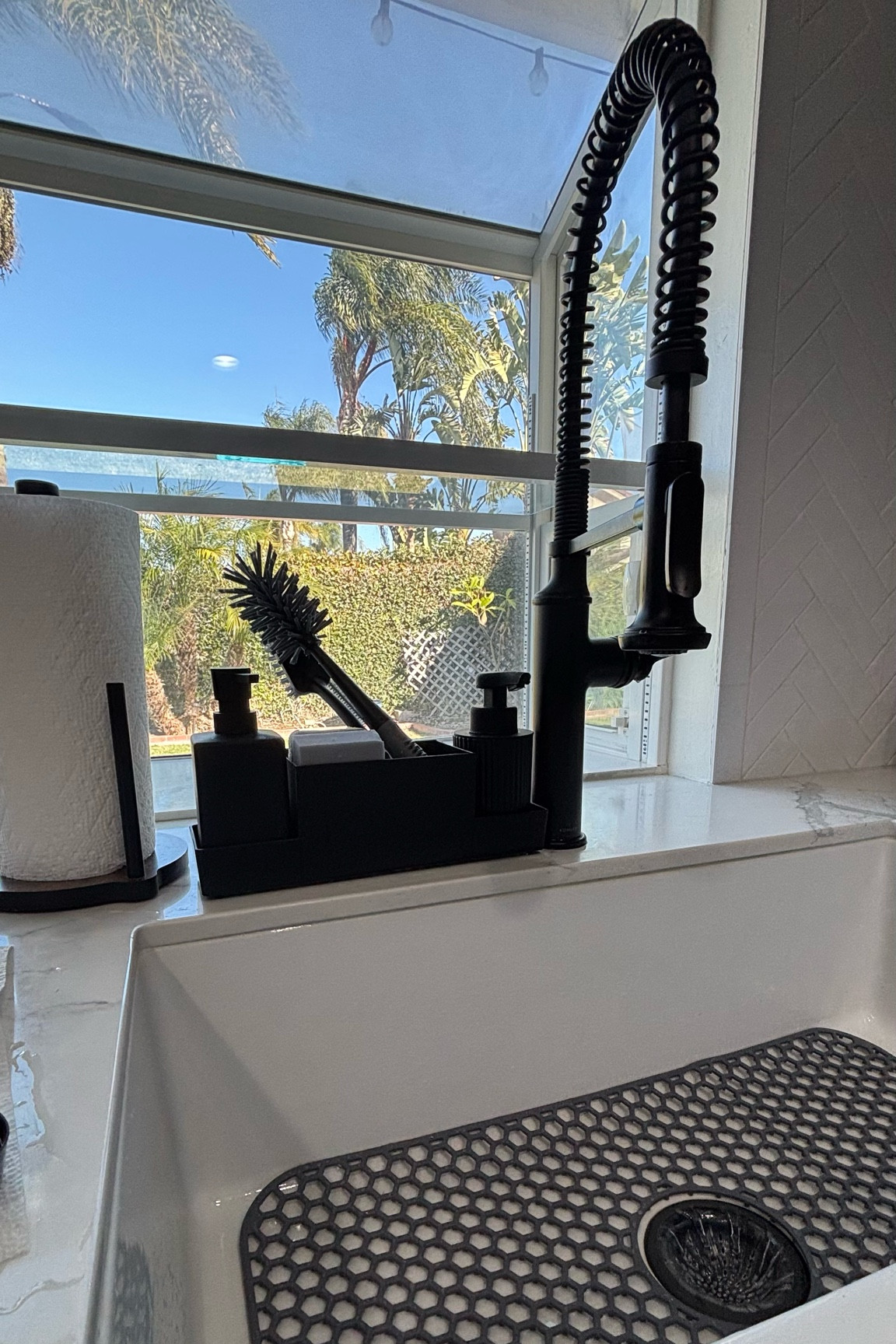 Kitchen sink area essential

#LTKHome