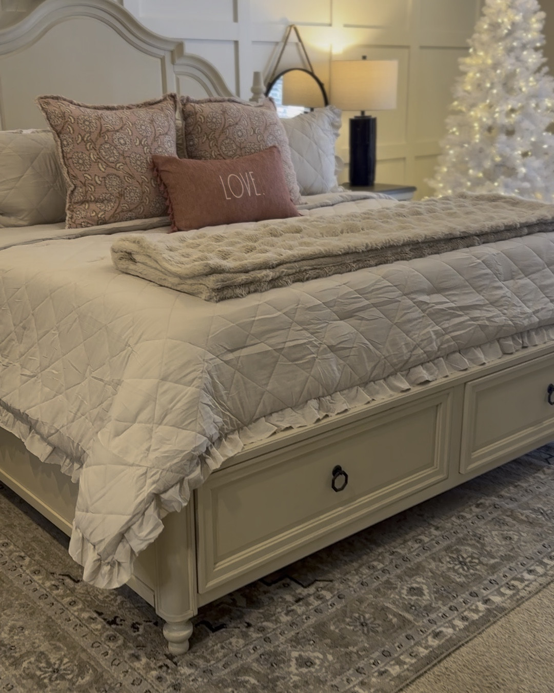 Shabby Chic Bedroom Inspiration #bedroom #shabbychic #roomrefresh #comforters #homedecor

#LTKHome