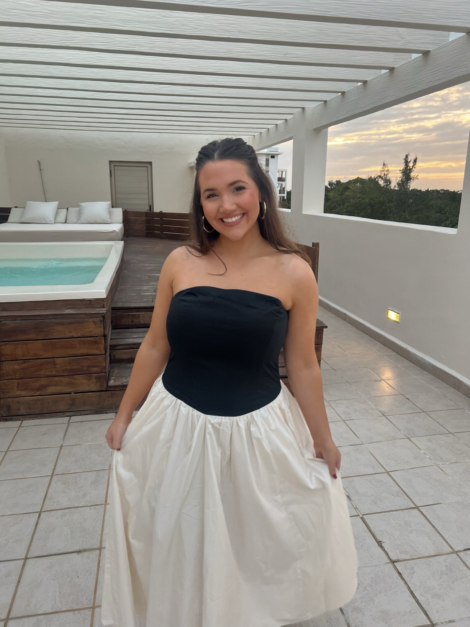 I’m obsessed with this dress🤗 the perfect vacation dinner dress! 

#LTKSeasonal #LTKStyleTip #LTKSaleAlert