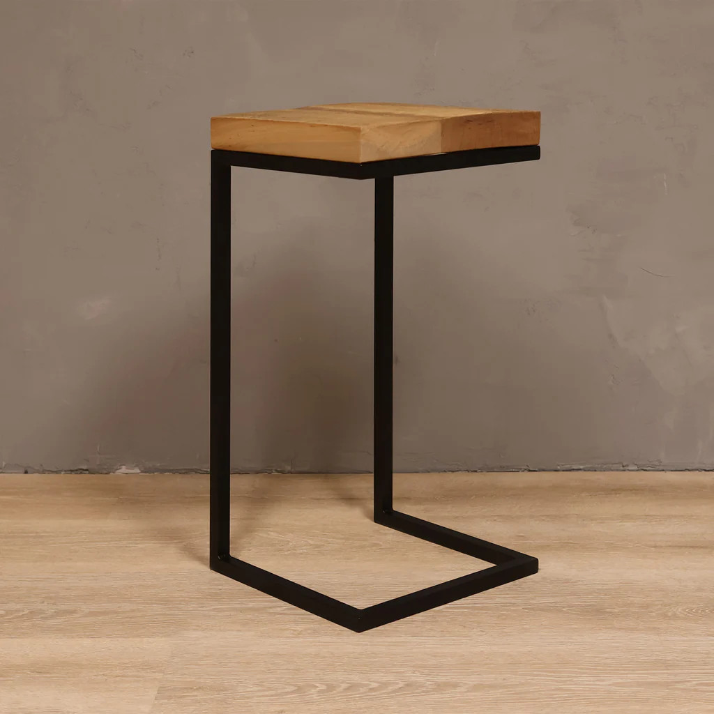 RECLAIMED WOOD SIDE TABLE C-SHAPE WITH METAL BASE | Urbandi