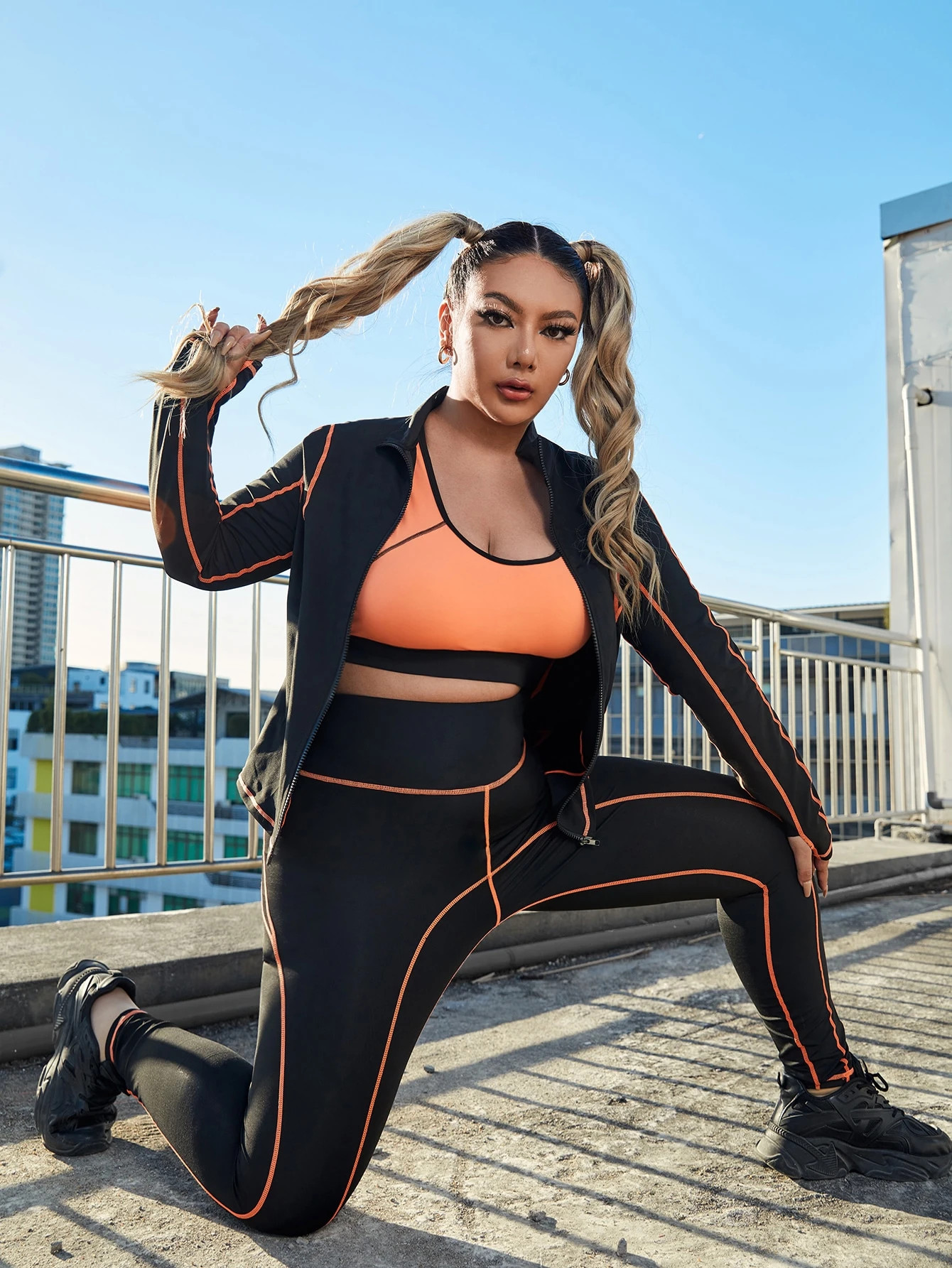 Plus Topstitching Zip Up Sports Set Without Bra | SHEIN