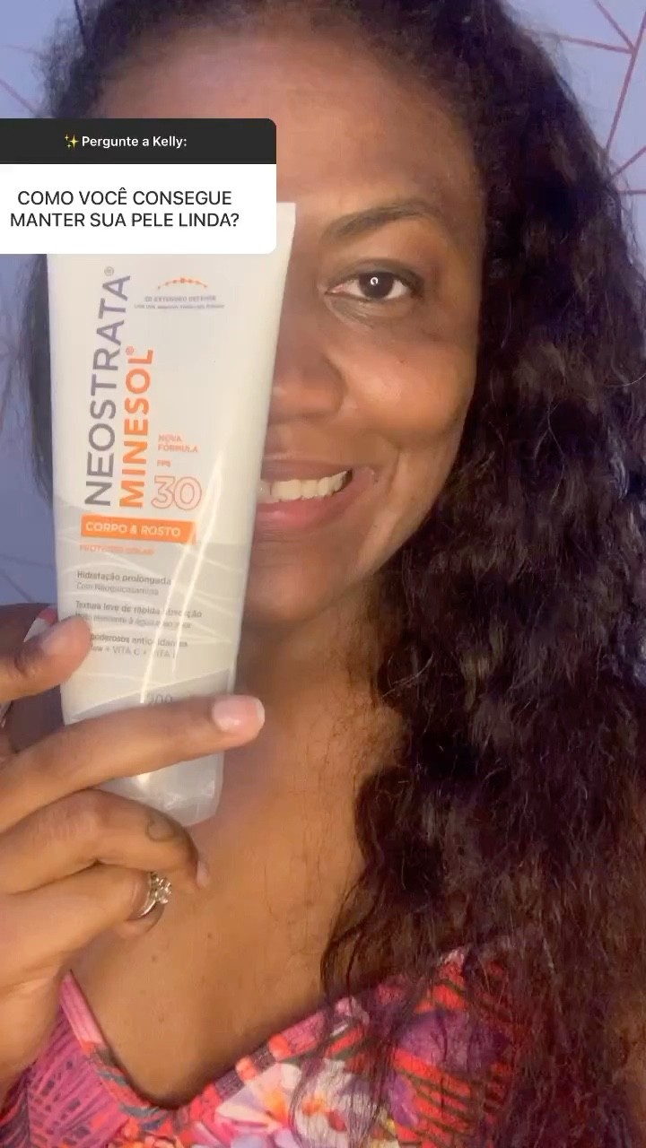 ✨JÁ RECEBEU ELOGIOS SOBRE A SUA PELE HOJE? 

  Usar protetor solar todos os dias é um gesto de amor e cuidado consigo mesmo. Acho super prático e eficaz esse da @neostratabr que é para rosto e corpo 😉

 Apesar de ter a pele negra, todos os dias uso filtro solar, mesmo quando não estou no litoral. Todas as peles necessitam de cuidados especiais que devem ser rotineiros ✨
 
Para todos os dias: 
👉🏾BEBA ÁGUA 
👉🏾COMA FRUTAS E VEGETAIS 
👉🏾USE PROTETOR SOLAR 

#garimpodakelly #neostrata #minesol #ltkcreator #challengeltk #ltkchallenge #produtodebeleza #protetorsolar #praieira #autocuidado #ChallengeLTK

#LTKbrasil #LTKbeauty #LTKstyletip