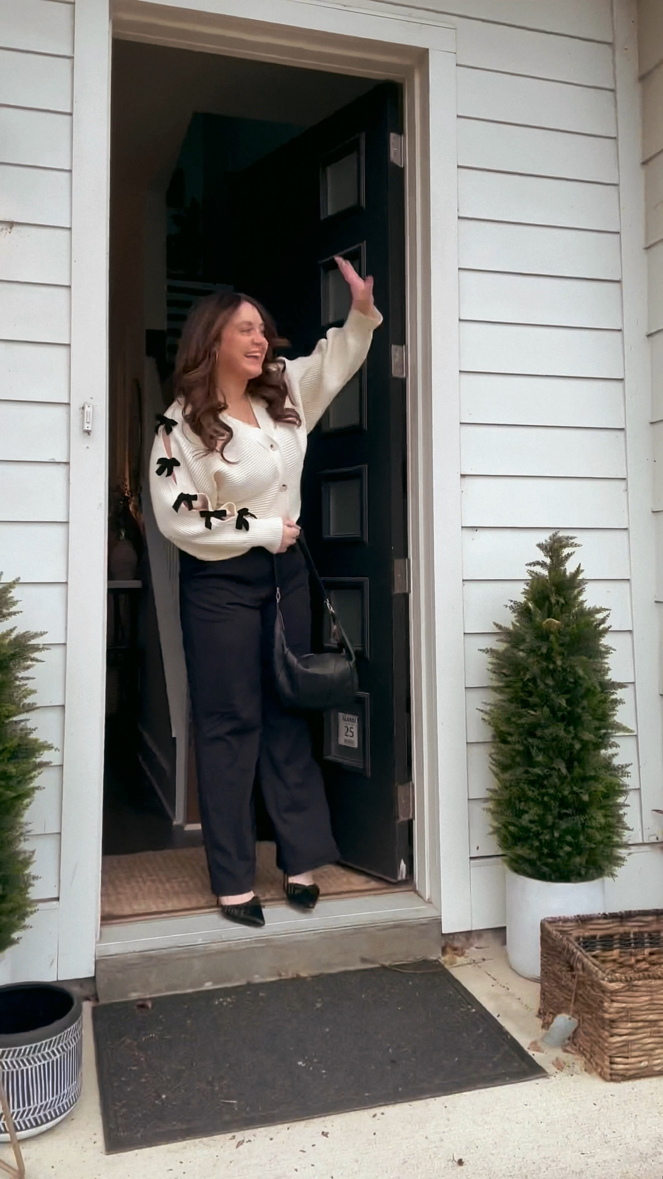 Bow sweater & pointed heels? Say less 🖤

#LTKxVICI #LTKGiftGuide #LTKStyleTip