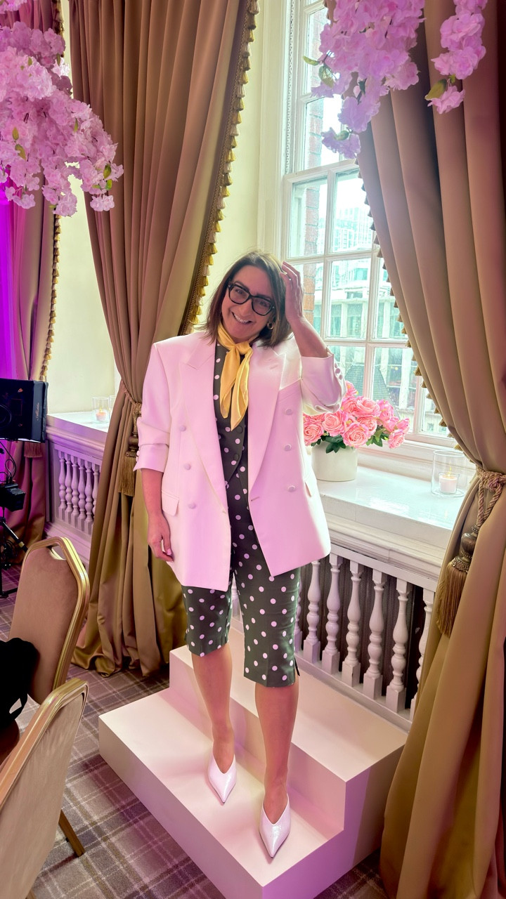 Ladies lunch outfit - polka dot edition 😂

Let me know what you think of my outfit!

Also, anyone else can’t stop wearing polka dots!?!?!

Ladies lunch outfit ideas
Wardrobe concierge 
Personal stylist Manchester Cheshire Dubai Zurich London
How to style capri pants
Spring outfit inspo
Polka dot co-ord
Nobody’s Child polka dot
Vintage clothes
Sustainable fashion
Shop ethically
Vinted men’s blazer 
Marks and Spencer white mules with kitten heel
Spring outfit inspo