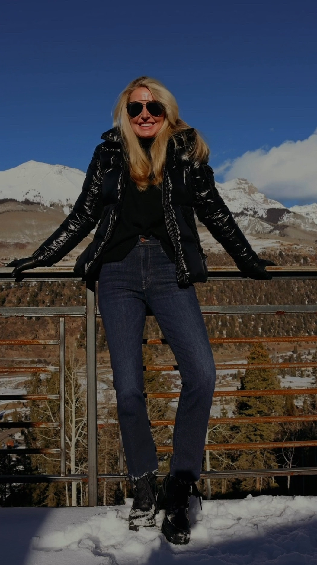 ✨One of my ALL-TIME favorite puffers.✨
It’s warm enough to ski in, sleek enough for city streets, stylish, functional, and on major sale right now! I’ve had mine for years, and it still looks brand new. This one’s a forever piece.