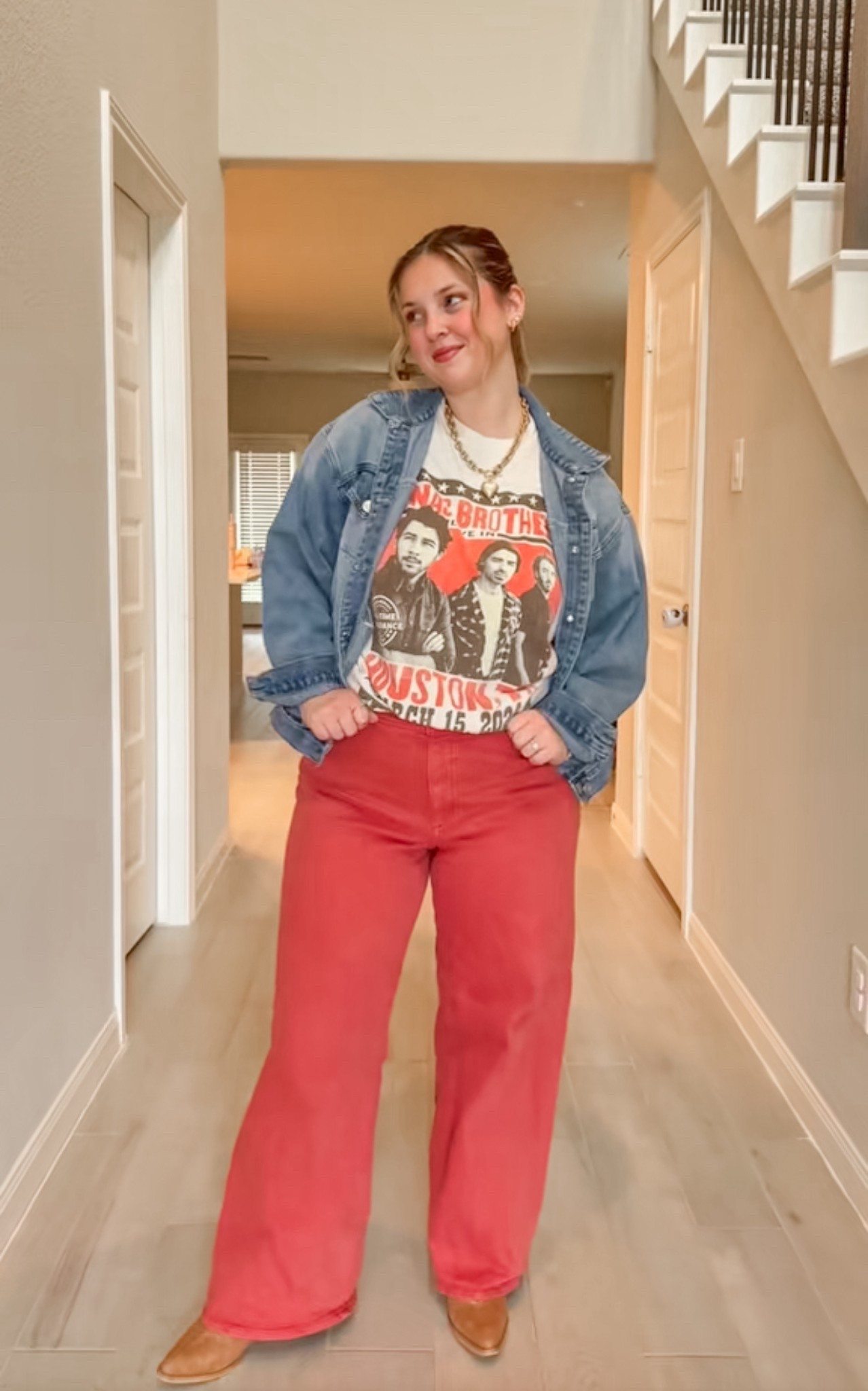 A little OOTD for running errands with the littles🧡

#LTKU #LTKootd #LTKmomlife