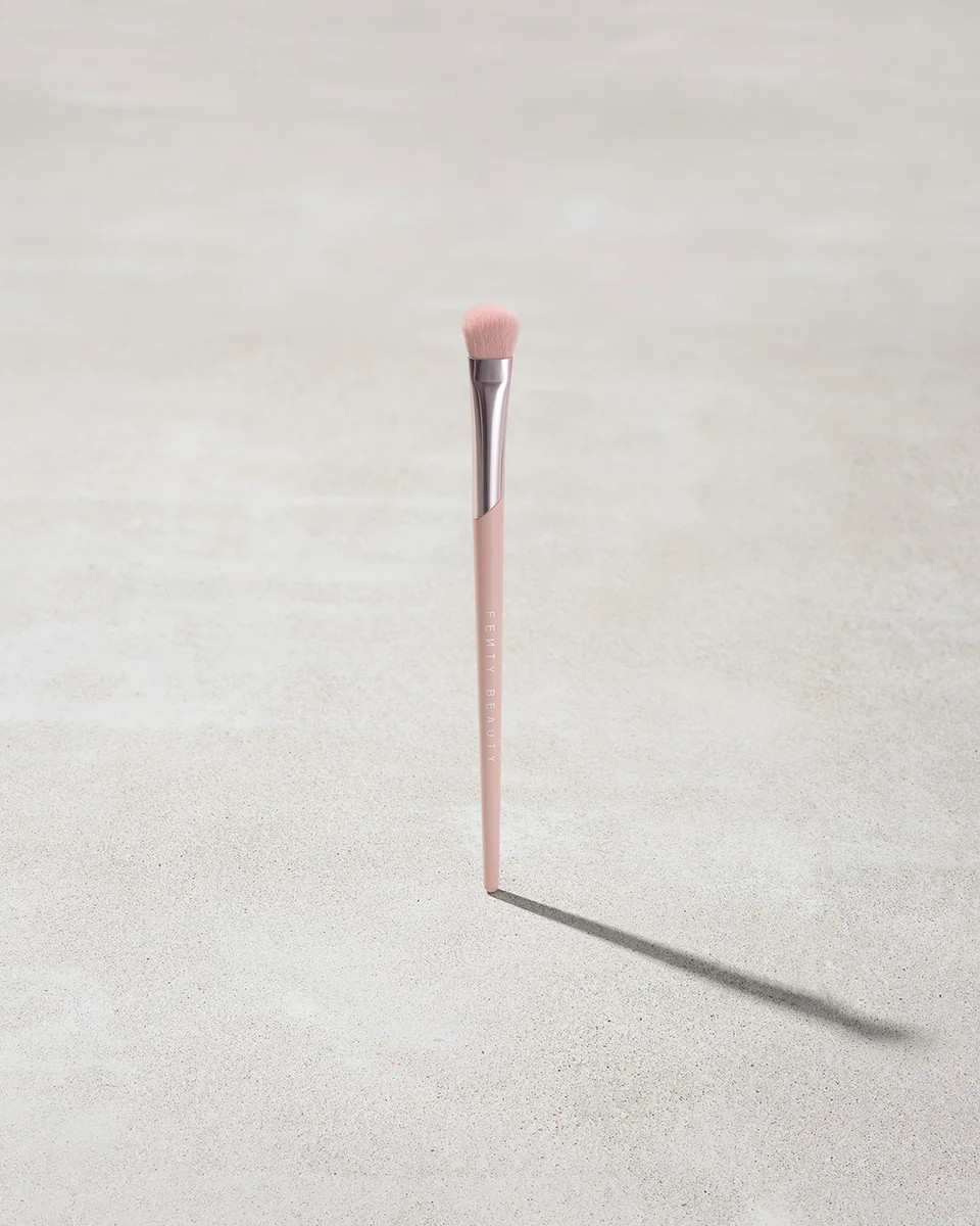All-Over Eyeshadow Brush 200 | Fenty Beauty