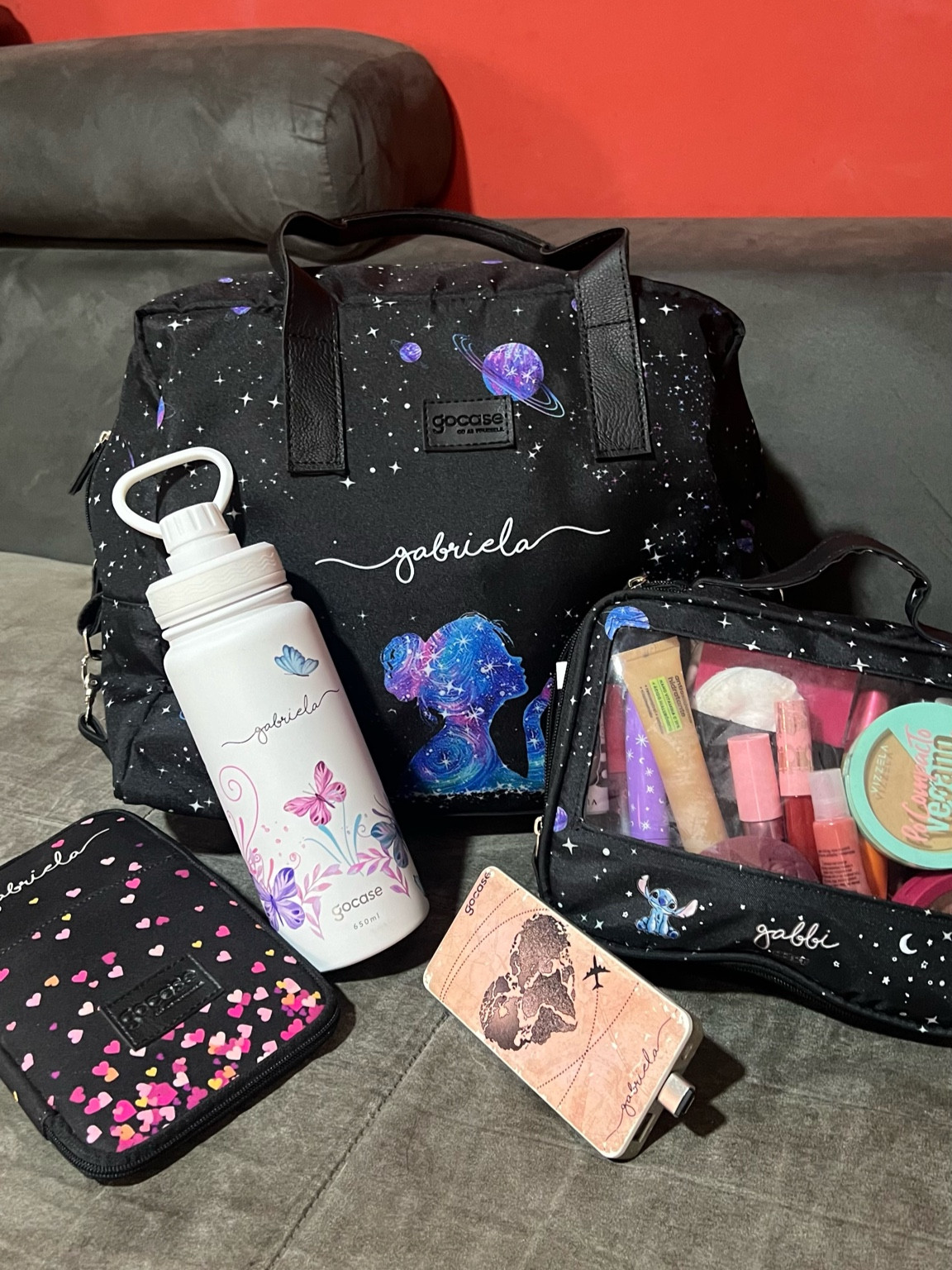 Gocase com muitos acessórios personalizados e temáticos.

#LTKbrasil #LTKtravel #LTKitbag