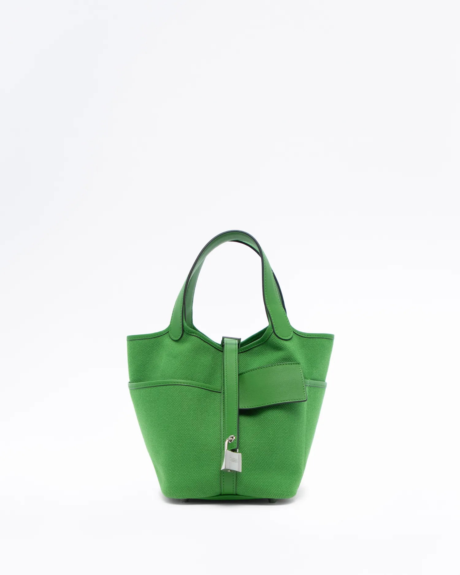 HomeHow It WorksClub PerksApply nowMerch Shop | Vivrelle