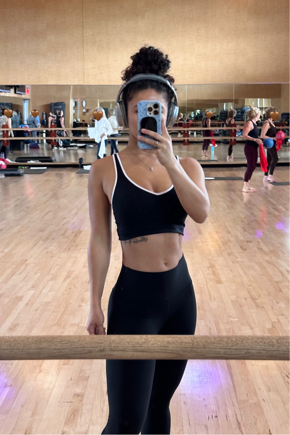 The tank top reminds me of an Alo bra without the price tag!


#LTKstyletip #LTKfitness #LTKbeauty