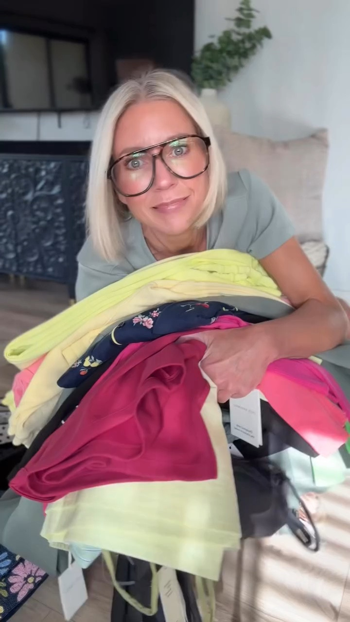 I’m not one for Hauls … but I cleaned my closet out, and this ended up being way more stuff than I thought 🫣

Without further ado … Part ☝🏼


#LTKOver40 #LTKootd #LTKgrwm