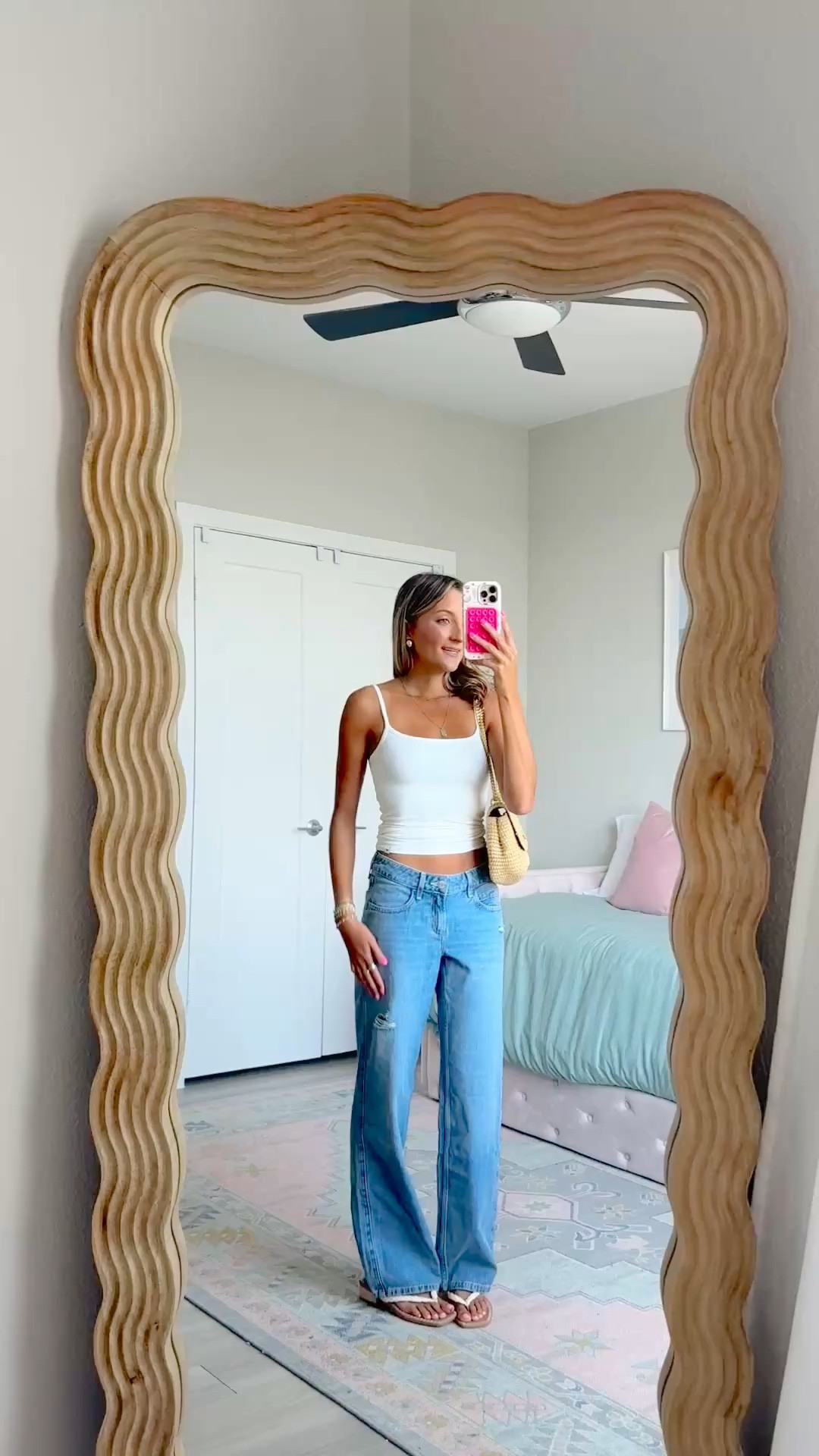 the cutest summer outfit idea from my Hollister! My fav tank tops and low rise jeans 💕

#LTKootd