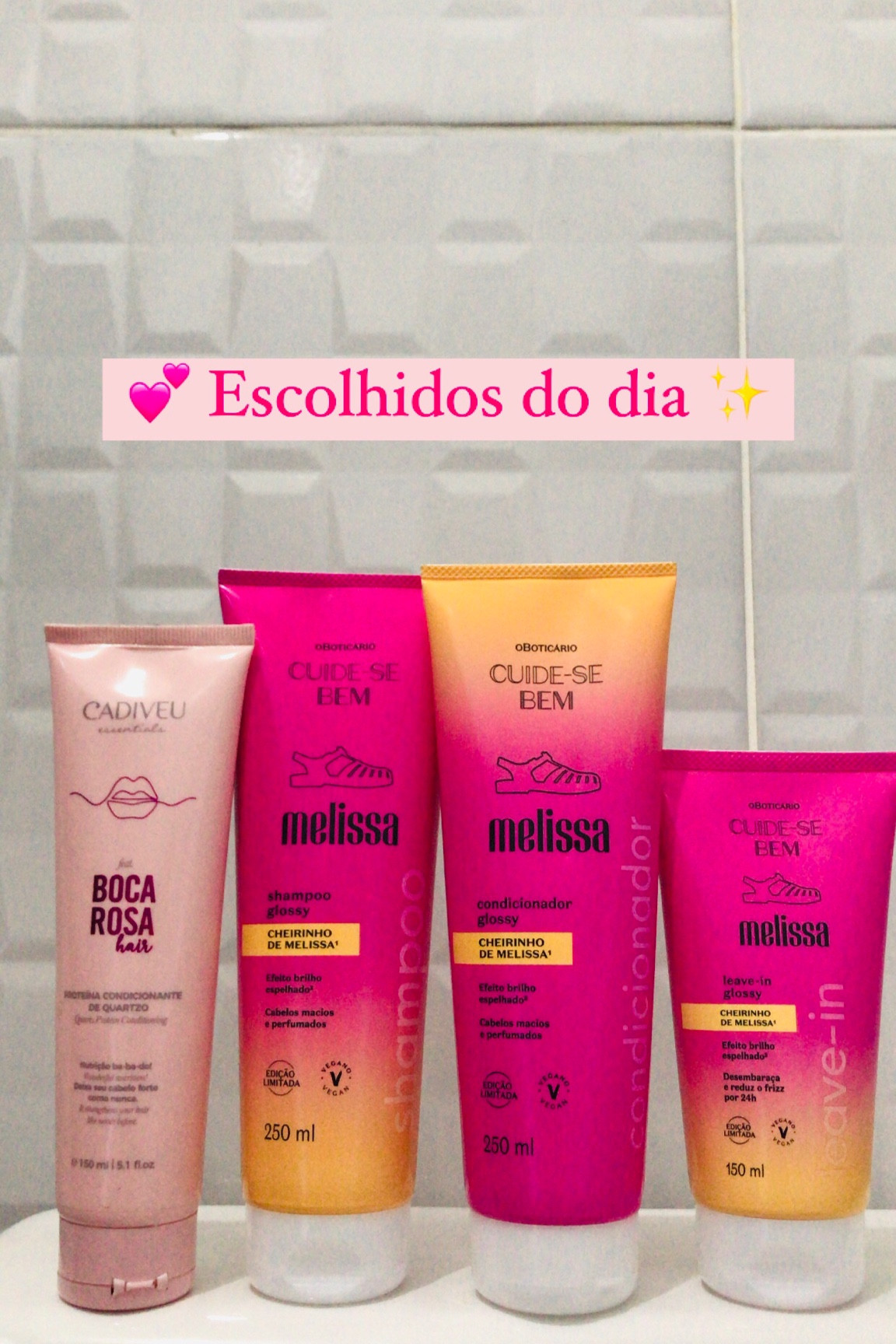 Minhas escolhas de Hoje pra cuidar do cabelo 

Essa linha é perfeita demais e o cheiro melhor ainda. 

E claro em toda lavagem uso meu pré shampoo da Diva Boca Rosa (pena que ele saiu de linha), sempre que vejo promo desse pré shampo eu faço estoque.


#LTKbeauty #LTKbrasil