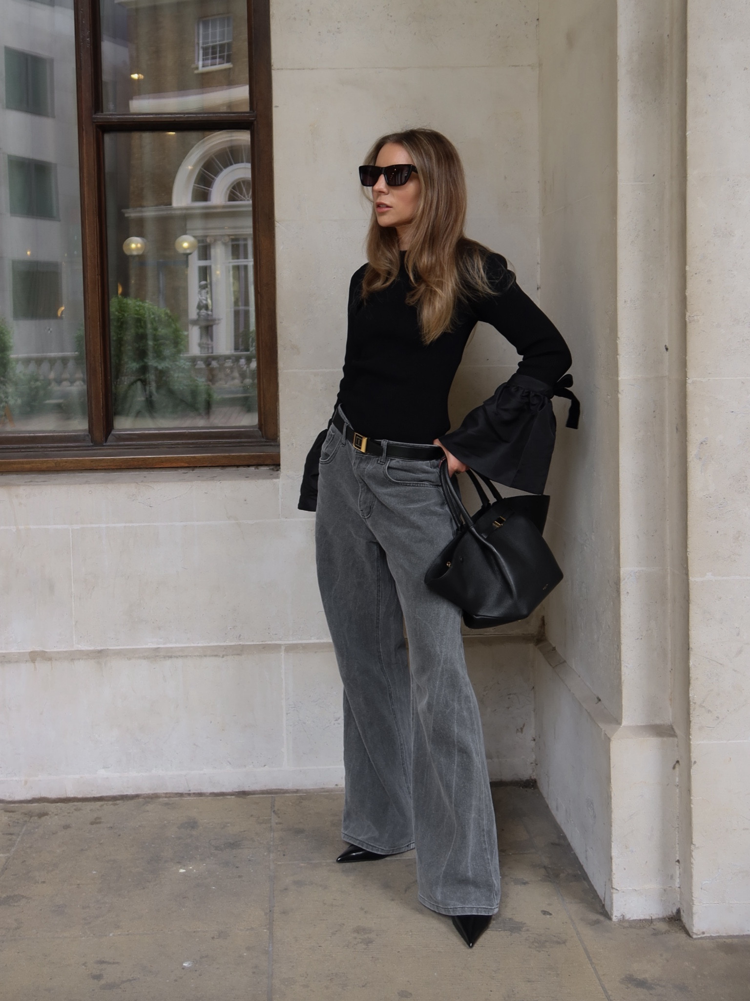 Baggy jeans
Grey jeans
Black leather bag
Ysl belt
Spring outfits 

#LTKstyletip #LTKSeasonal