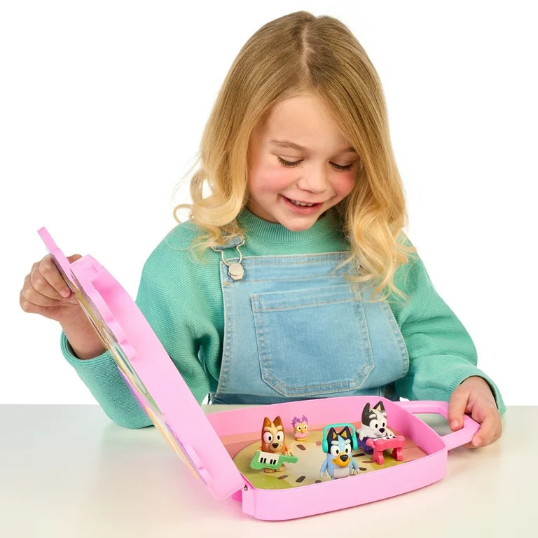 Chattermax Figure Carrying Case, Includes Bluey, Bingo, Muffin and Chattermax Figures, Ages 3+ | Walmart (US)