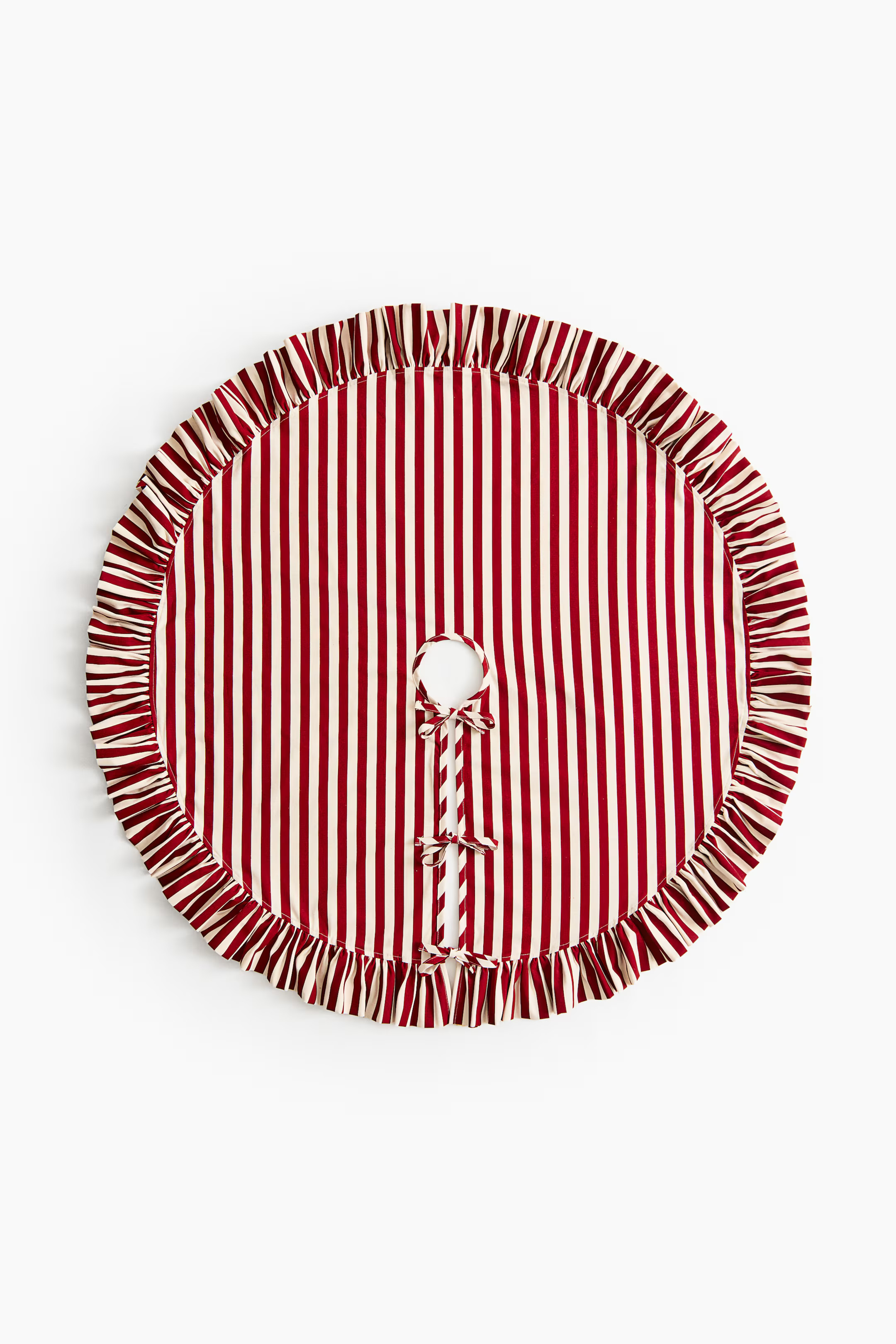 Frilled Christmas tree skirt | H&M (UK, MY, IN, SG, PH, TW, HK)
