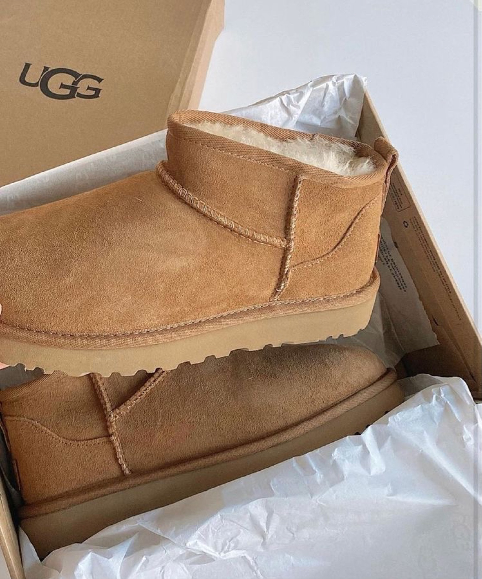 Love them 😍🤍 #uggs #fall #brown 

#LTKSeasonal #LTKeurope #LTKshoecrush