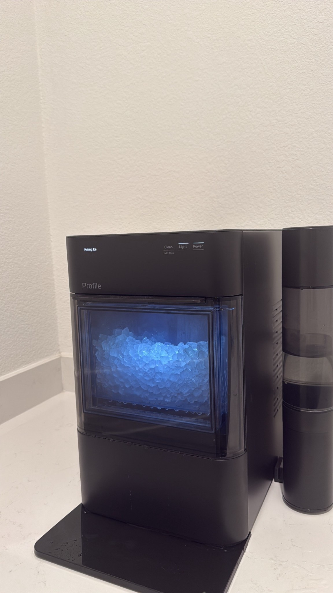 Obsessed with this nugget ice maker 😍