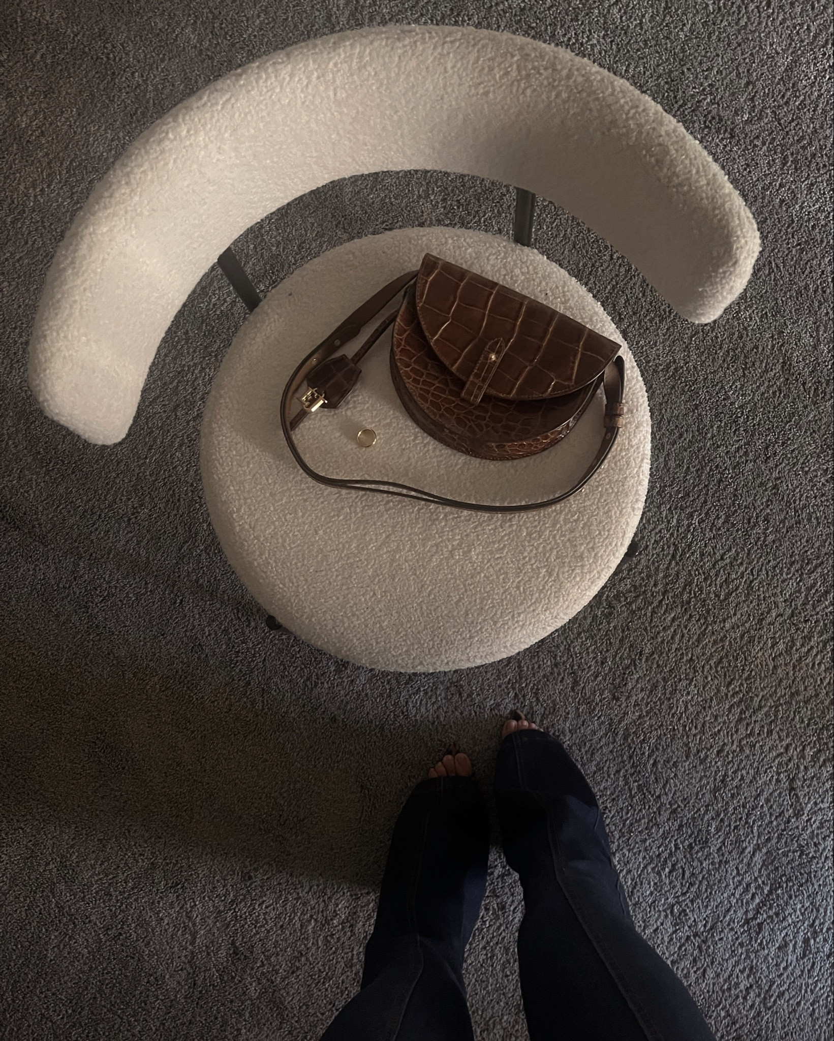 Keeping it super minimalist today - but first, the details ✨

I’ve had each of these pieces for years, and you know the quality is good when they still look as fresh as the day I got them, especially this Eric Javits purse. 

I couldn’t track down the exact matches, but I did link a few similar dupes under $100.

Stay tuned for the full look (subscribers get notified first whenever I post here!)

#LTKItBag #LTKFindsUnder100 #LTKShoeCrush