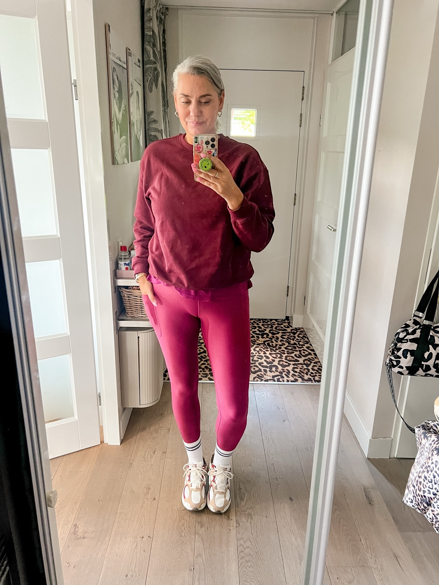 OOTD - Zondag. Zondagen starten in the gym. Bordeauxrode sweater (M) op een bordeaux legging (M), witte sportsokken en Nike V5 sneakers.

#LTKnederlands #LTKeurope #LTKfitness