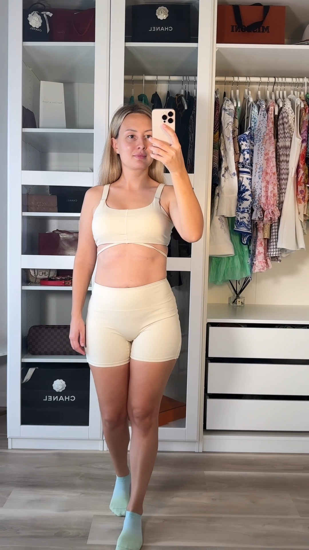 Amazon Workout Set only $36 
I’m wearing size M 
Video without any color correction or filters 

#LTKSaleAlert #LTKVideo #LTKFindsUnder50