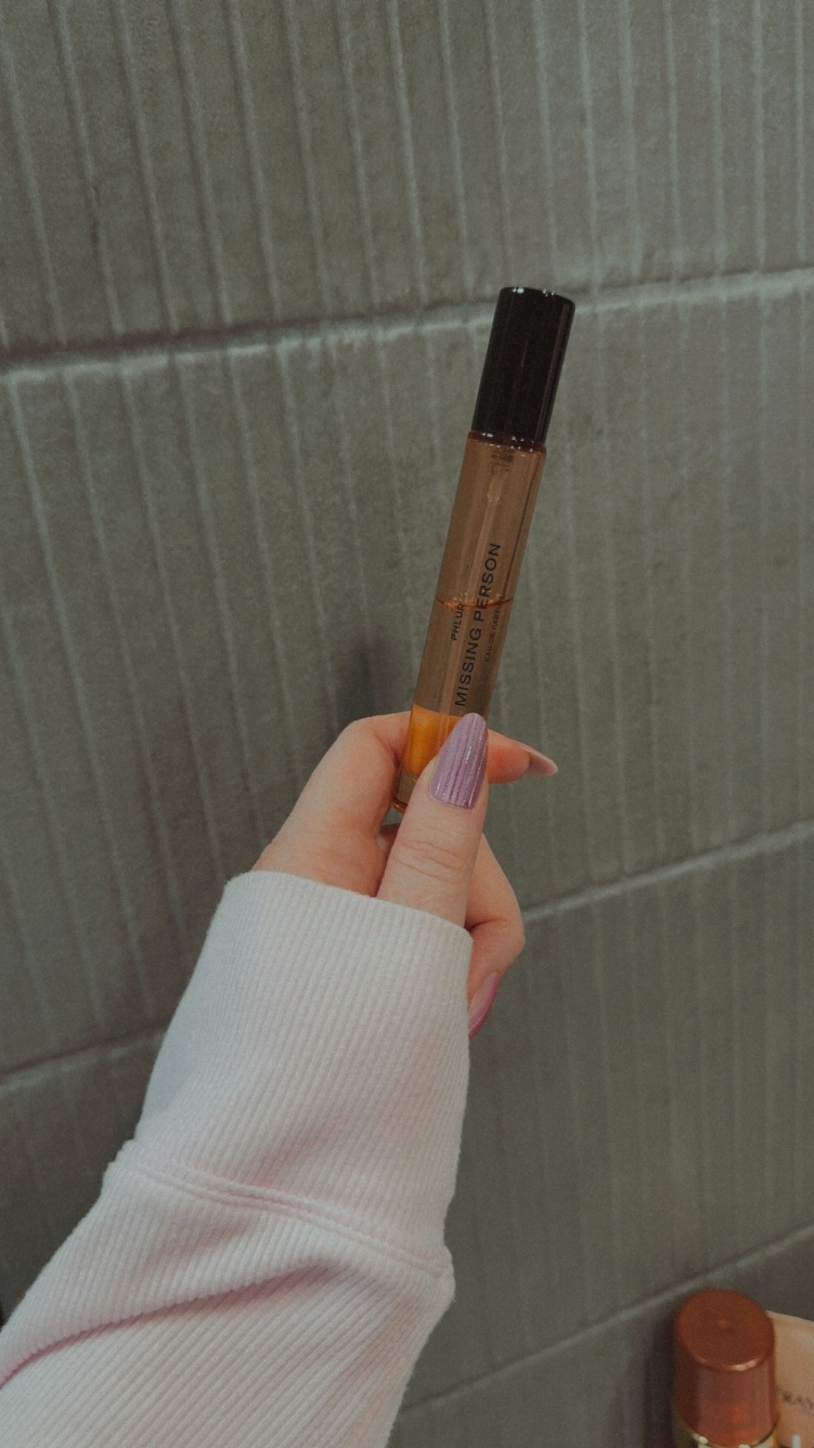 My signature scent ✨ Phlur Missing Person is one of those perfumes that just feels so personal and soft 🌿 It’s clean, warm, and skin like in the best way 👏 The kind of scent people notice when they’re close to you. I love how subtle but unforgettable it is, it’s been my go to everyday fragrance lately✨ phlur missing person ✨ | clean girl perfume | soft skin scent fragrance | everyday signature scent | minimalist perfume | warm clean fragrance | subtle feminine perfume | phlur fragrance collection | skin like scent perfume | modern clean perfume | fresh musky scent | effortless perfume scent | everyday fragrance staple | soft romantic scent | close to skin perfume | clean fragrance aesthetic | luxury niche perfume vibe | lightweight fragrance layer | personal scent perfume | fresh minimalist fragrance

#LTKselfcare #LTKmorningroutine #LTKBeauty