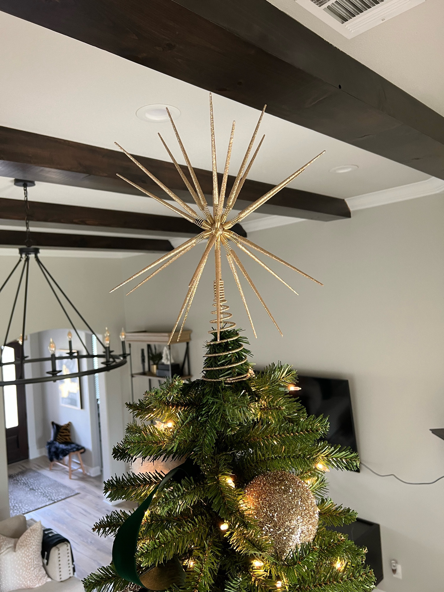 Christmas tree topper, simple Christmas decor, Christmas star, gold, glitter, Amazon home, holiday. 

#LTKhome #LTKHoliday #LTKSeasonal