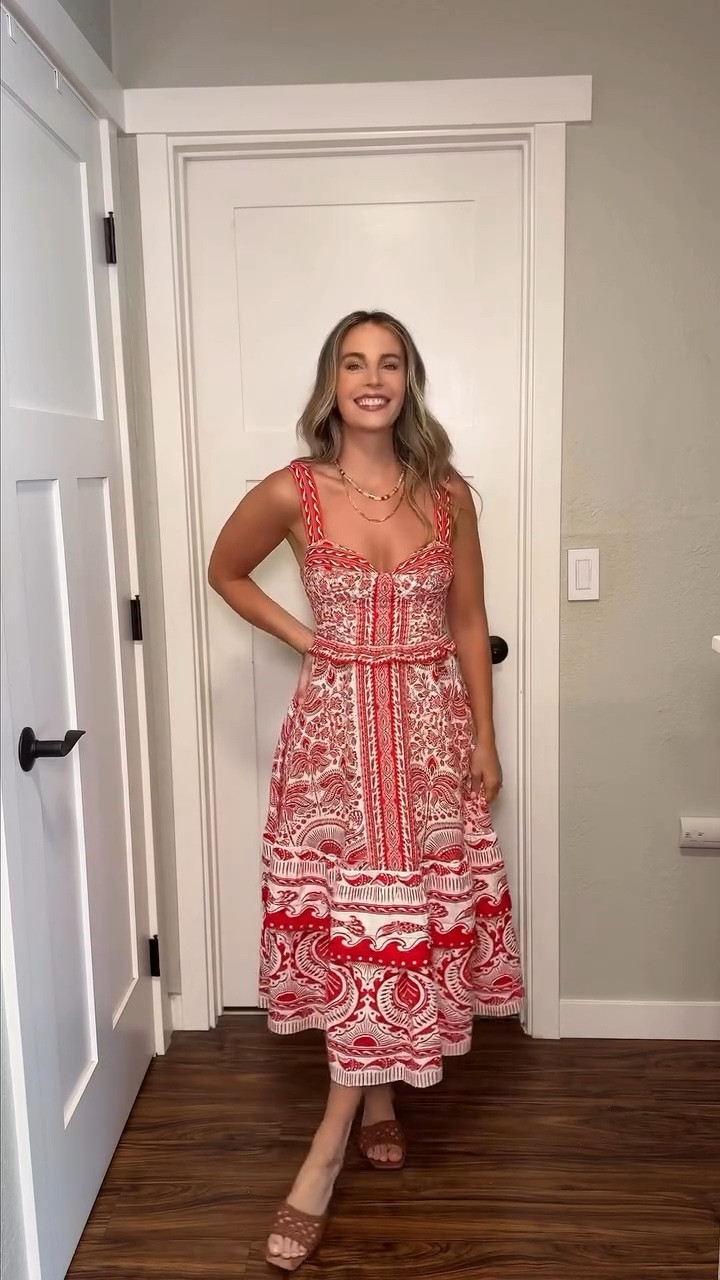 Me when I find the perfect dress on @fashionpass ♥️🌹 

Use code: CERELLA to get $70 off your first order 😘

#styleinspiration #farmrio #fashionpass #sustainablymade #sustainablefashion #summerdress