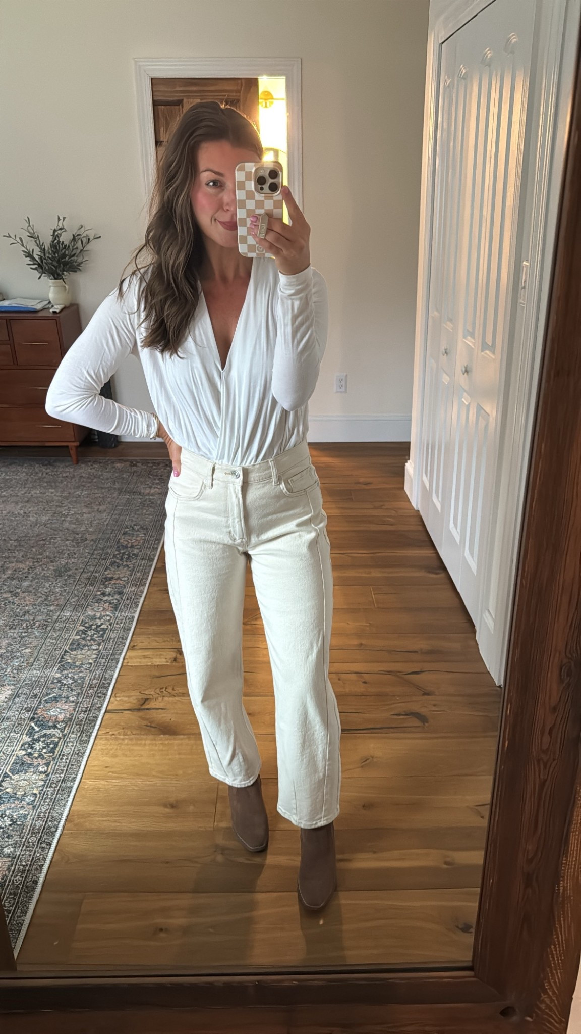 We need to take a minute for these khaki jeans! The softest and nicest denim. Stretchy. Great for the work place too! Awesome price point and love the fit and feel. They are a barrel type fit but not overly done. Love them!! True to size and if in between go down. I’m in a 2.
