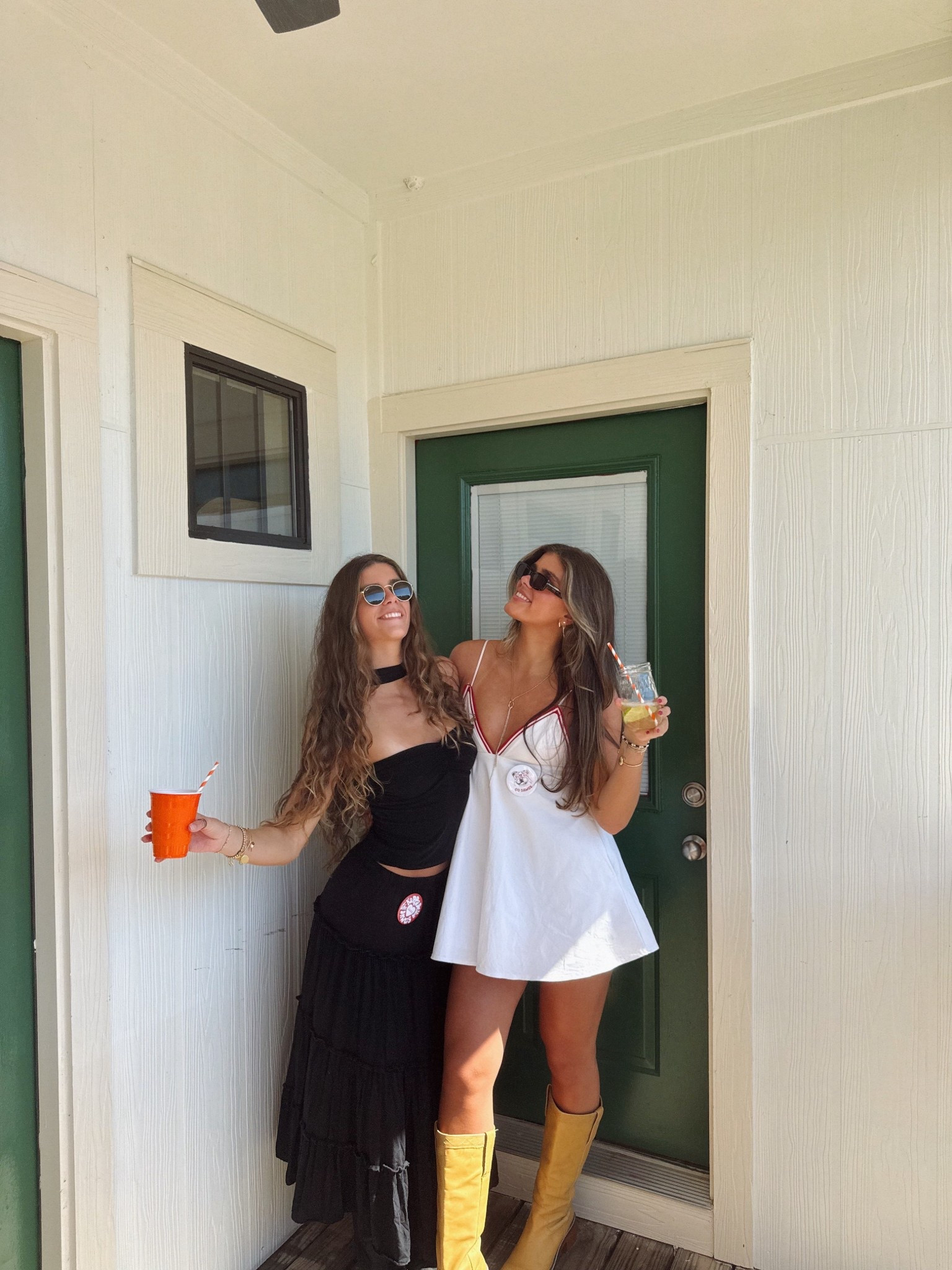 Dress is my friends from Zara! 